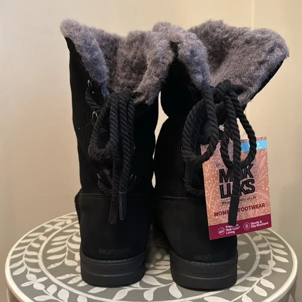 Muk Luks Ziggy Suede Boots Size 9 NWT Back Lace Up